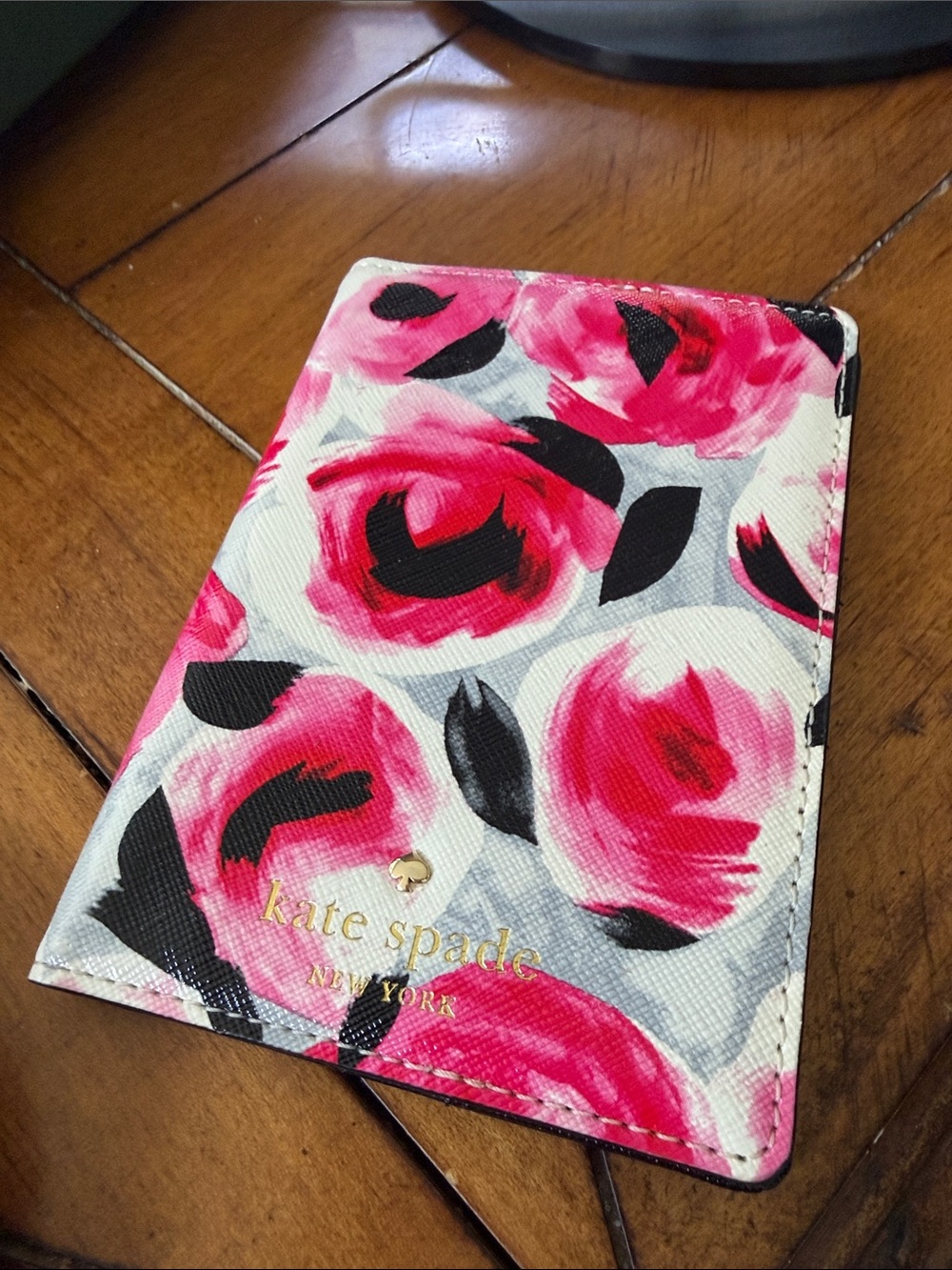Kate Spade Shore Street Floral Print Passport Holder, Rose Bed Pattern w KS box